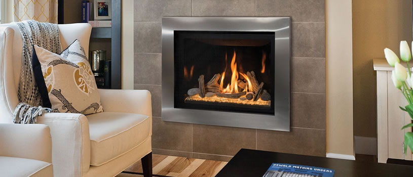 Puede iniciar, ajustar y apagar su Chimenea con solo tocar un botón de su control remoto.