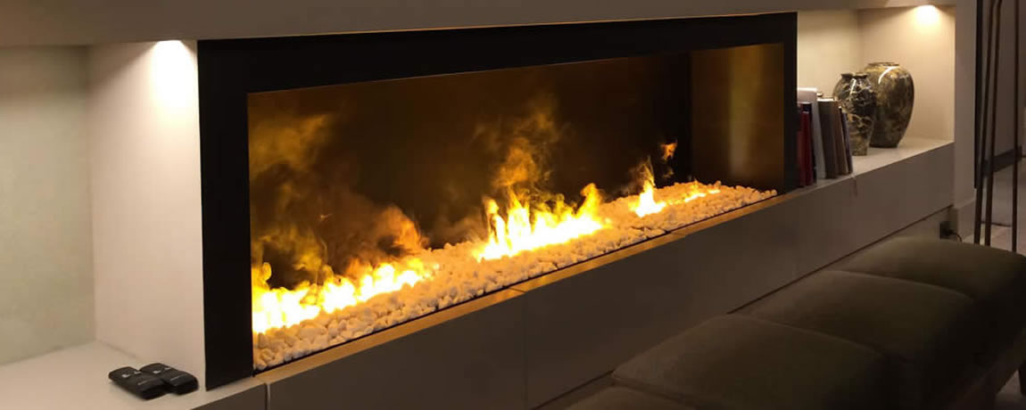 Las chimeneas de gas natural crean un fuego que calienta la habitación sin tener que transportar madera.