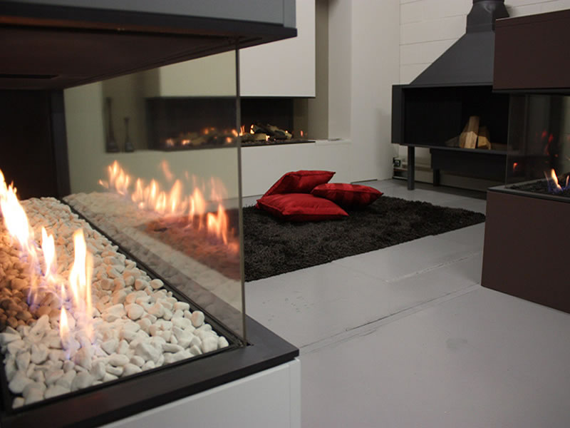 Arreglo y reparación de chimeneas pequeñas. Accesorios para chimeneas de ladrillo en Bogotá, Colombia. Sortilegio Design Center SAS.