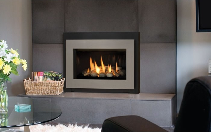 Diseños e instalaciones de Chimeneas a Gas natural insertadas en Bogotá, Colombia. Sortilegio Design Center SAS.