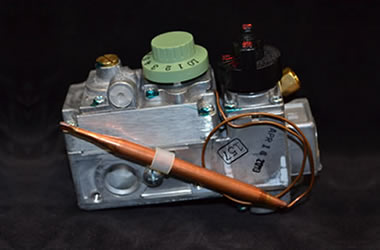 Instalación de componentes para sistema de Chimeneas a Gas natural en hogares en Bogotá, Colombia. Sortilegio Design Center SAS.