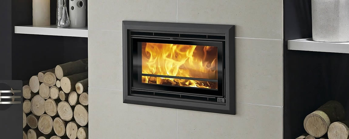 La quema de madera produce subproductos como el hollín que puede provocar obstrucción en la chimenea.