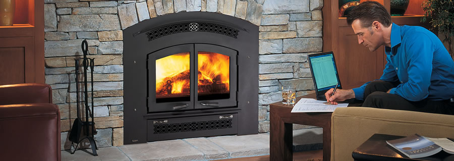 La creosota es un subproducto natural que se produce por la quema de madera en chimeneas de leña. Bogotá, Colombia. Sortilegio Design Center SAS.