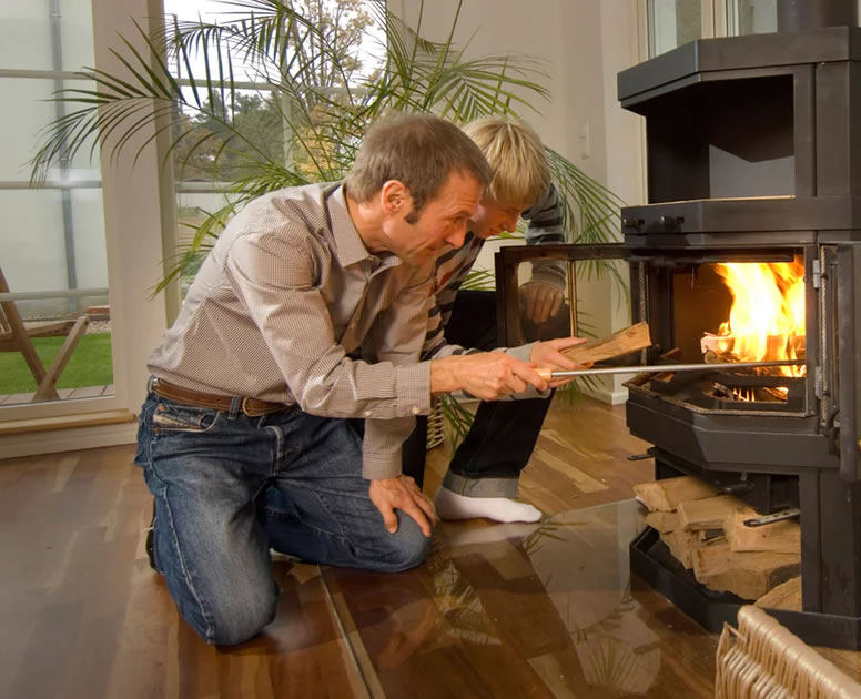 muchos incendios son relacionados con la quema de madera en chimeneas de leña. Bogotá, Colombia. Sortilegio Design Center SAS.