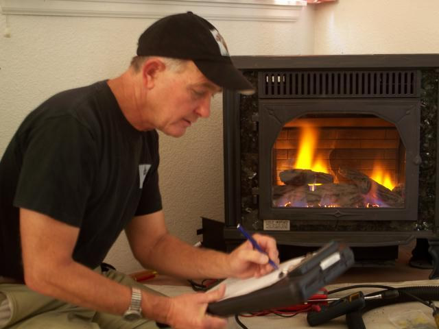 Mantenimiento, arreglo y reparación de chimeneas a gas natural modernas en Bogotá, Colombia. Sortilegio Design Center SAS.