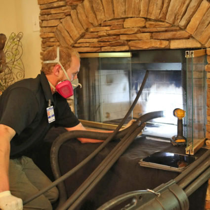 Reparación y arreglo de chimeneas a gas natural para interiores y exteriores en Bogotá, Colombia. Sortilegio Design Center SAS.