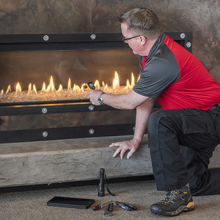 Mantenimiento, reparación y servicio técnico de chimeneas a gas natural en Bogotá, Colombia. Sortilegio Design Center SAS.